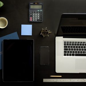 tidy-desk-3186167_1280